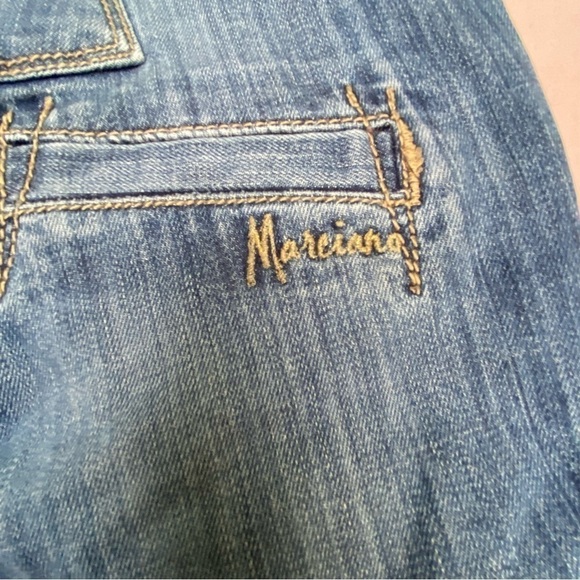 Marcia o jeans have heavy duty snaps in gold town, and really unusual detailing. - Picture 10 of 14